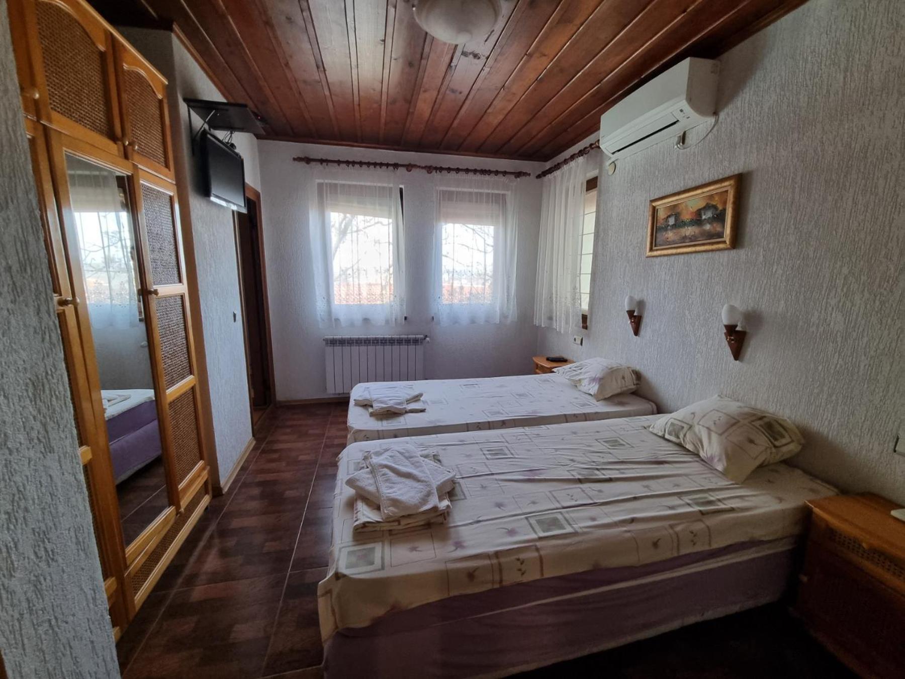 Къща За Гости Билдникс Malko Tŭrnovo Exterior foto
